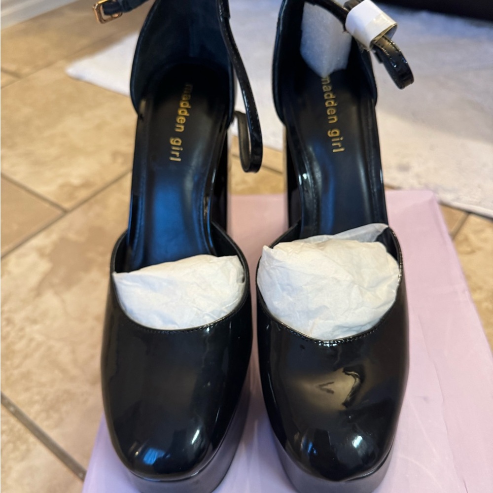 Black Size 10 Patent Shoes Never Worn